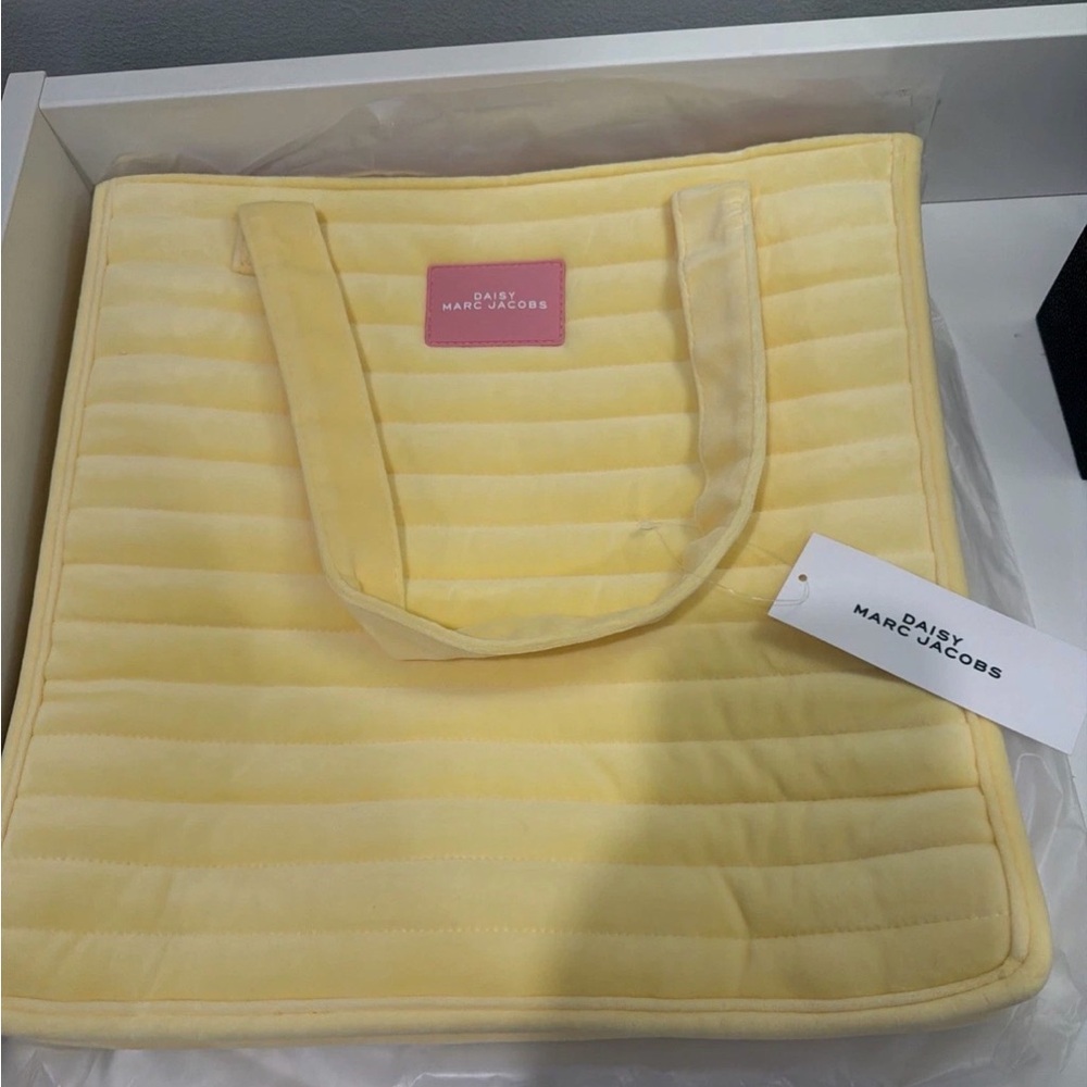 Marc Jacobs Soft Yellow Quilted Tote - Picture 2 of 10